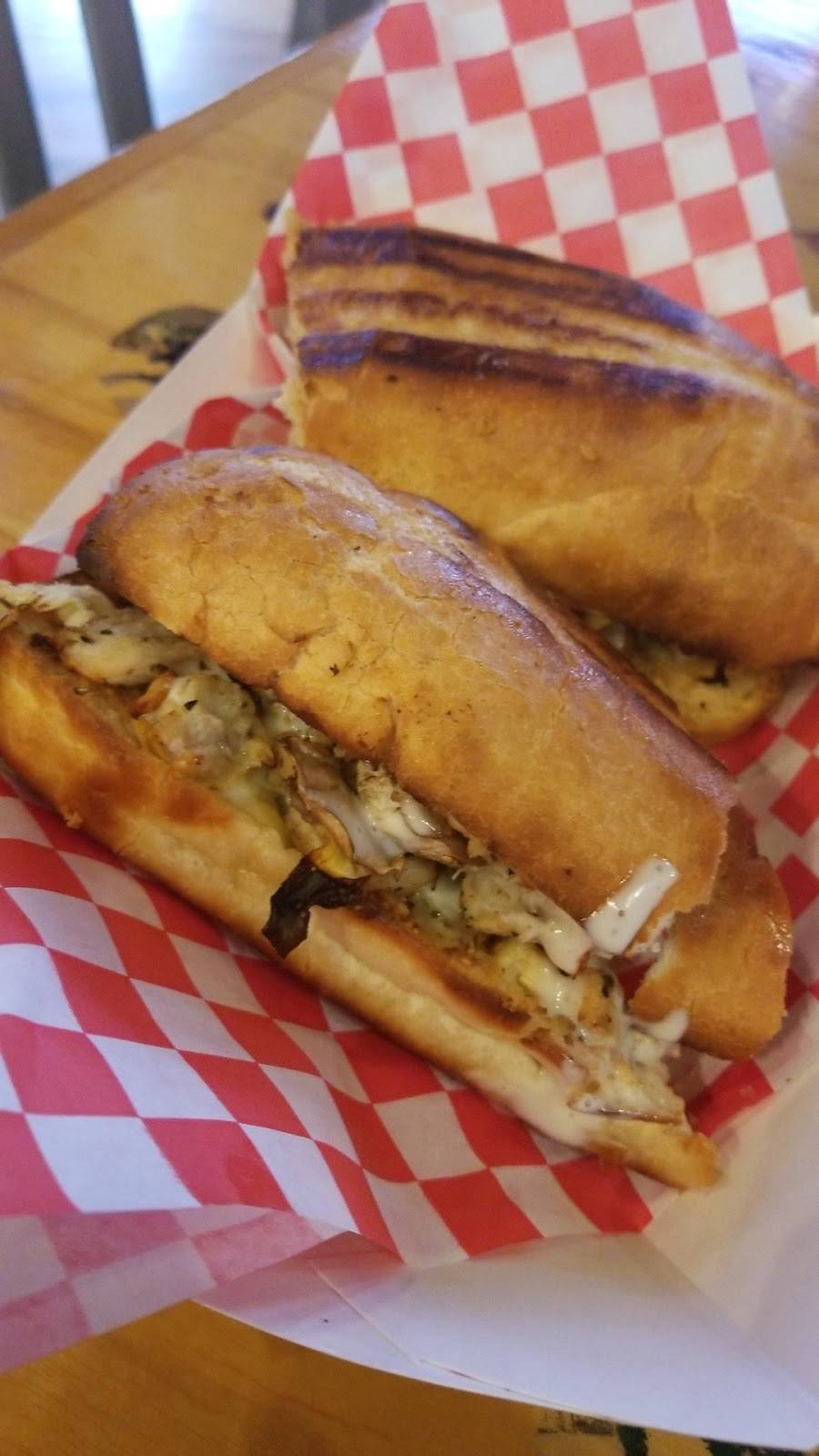 Crooked Crust | restaurant | 101 Ave A, Denton, TX 76201, USA | 9405655999 OR +1 940-565-5999