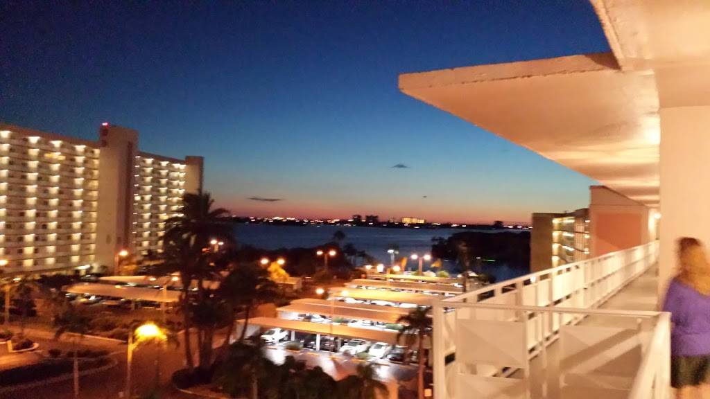 Townshores of Gulfport Inc | restaurant | 6025 Shore Blvd S, Gulfport, FL 33707, USA | 7273431094 OR +1 727-343-1094