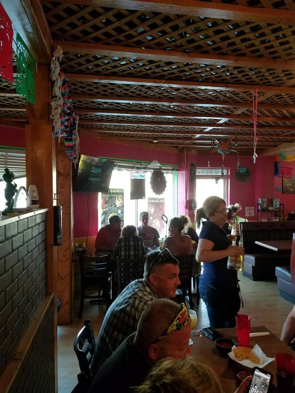 Margaritas Mexican Grill | restaurant | 104 S Meridian St, Sunman, IN 47041, USA | 8126230244 OR +1 812-623-0244