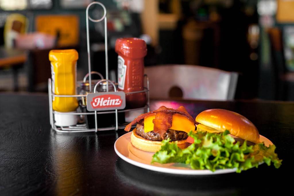 Sawmill Tap Room | restaurant | 7701 Lead Mine Rd, Raleigh, NC 27615, USA | 9198457889 OR +1 919-845-7889