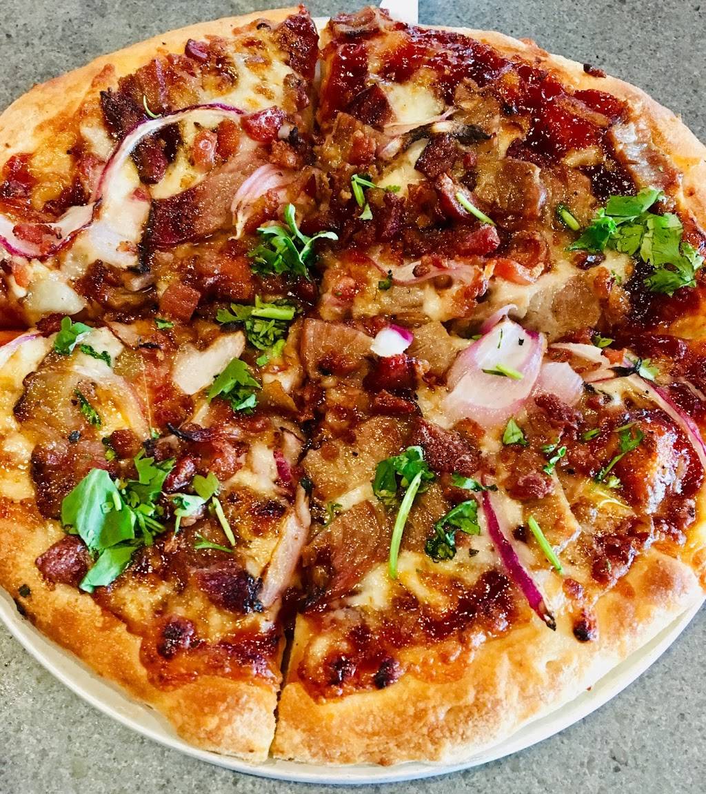 BoomBozz Craft Pizza & Taphouse - East Nashville | restaurant | 1003 Russell St, Nashville, TN 37206, USA | 6155053217 OR +1 615-505-3217