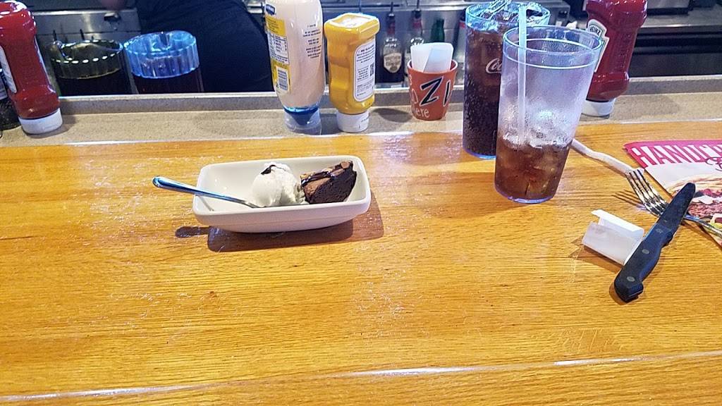 Applebees Grill + Bar | restaurant | 2389 Lakeland Dr, Flowood, MS 39232, USA | 6019394060 OR +1 601-939-4060