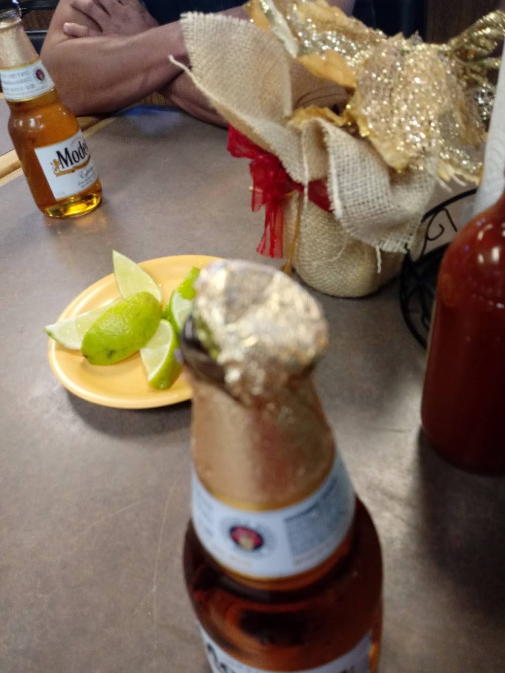 Las Tres Tapatias | restaurant | 8605 Airline Dr, Houston, TX 77037, USA | 3467067625 OR +1 346-706-7625