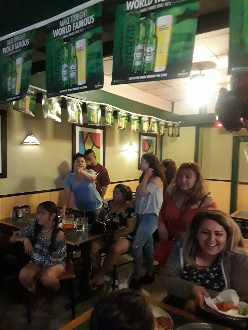 Round Table Pizza | meal delivery | 1212 17th St, Santa Ana, CA 92701, USA | 7145426111 OR +1 714-542-6111