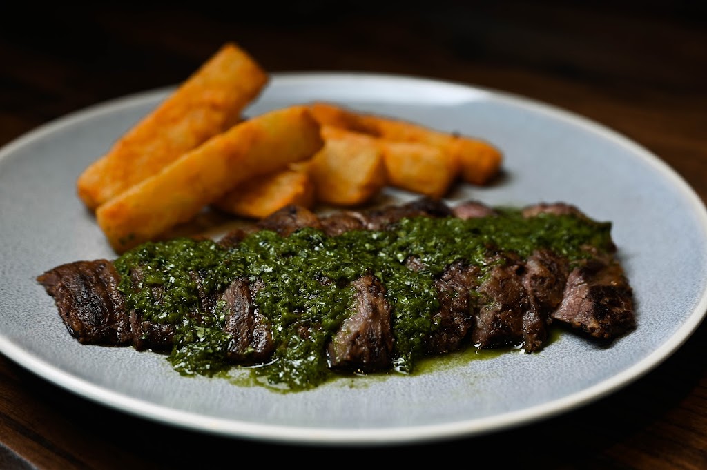 Zekes Kitchen & Bar | restaurant | 4454 S Cobb Dr SE Ste. 101, Smyrna, GA 30080, USA | 6782935176 OR +1 678-293-5176