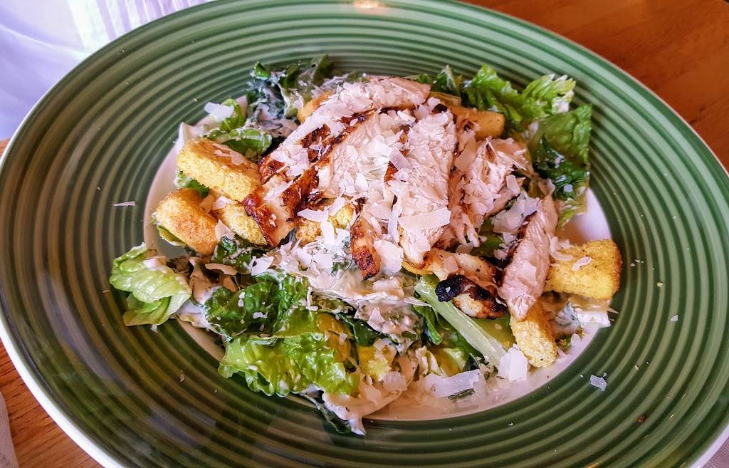 Applebees Grill + Bar | restaurant | 232 Indian Brook Rd, Dover, NH 03820, USA | 6037425707 OR +1 603-742-5707