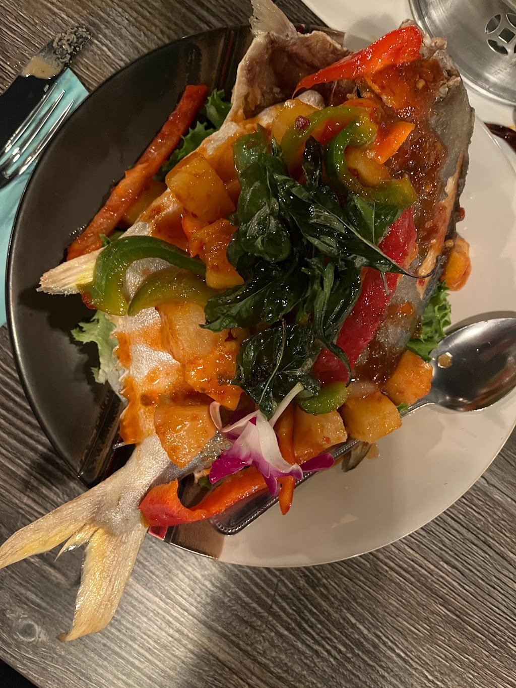 May thai kitchen | restaurant | 1319 Park St, Alameda, CA 94501, USA | 5102638229 OR +1 510-263-8229