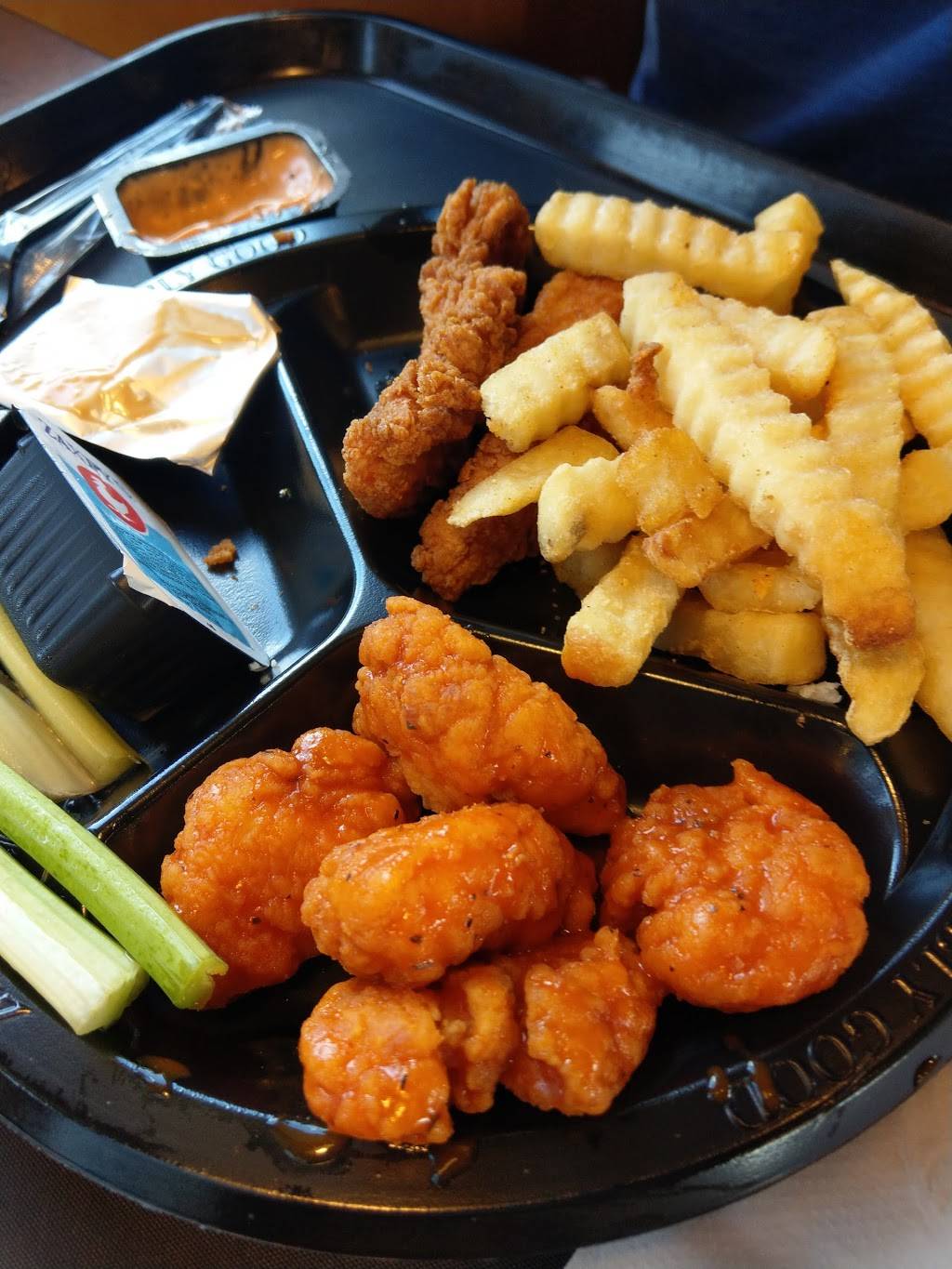Zaxbys Chicken Fingers & Buffalo Wings | restaurant | 6169 White Horse Rd, Greenville, SC 29611, USA | 8642953536 OR +1 864-295-3536