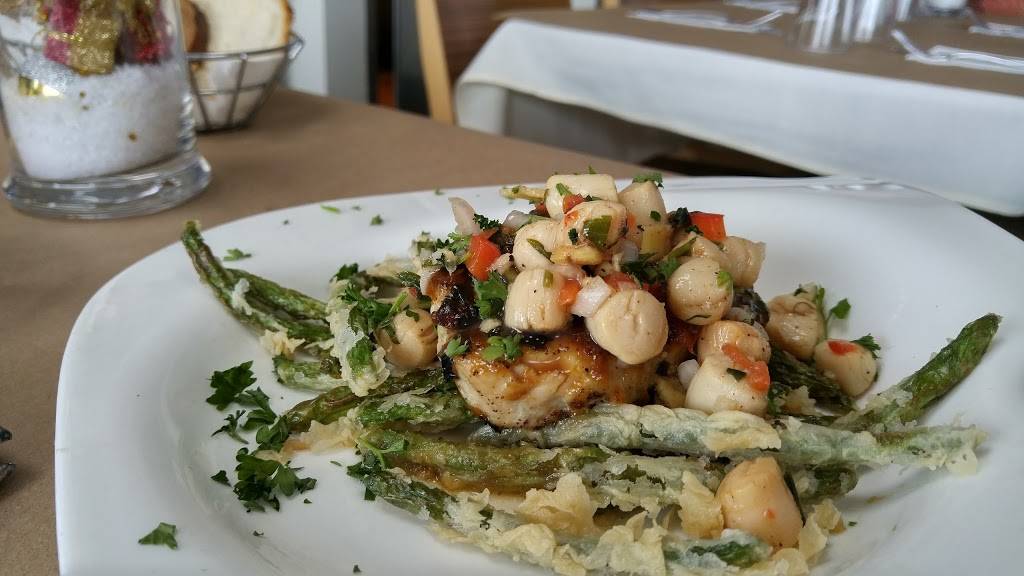 Rachels Waterside Grill | restaurant | 281 Woodcleft Ave, Freeport, NY 11520, USA | 5165460050 OR +1 516-546-0050