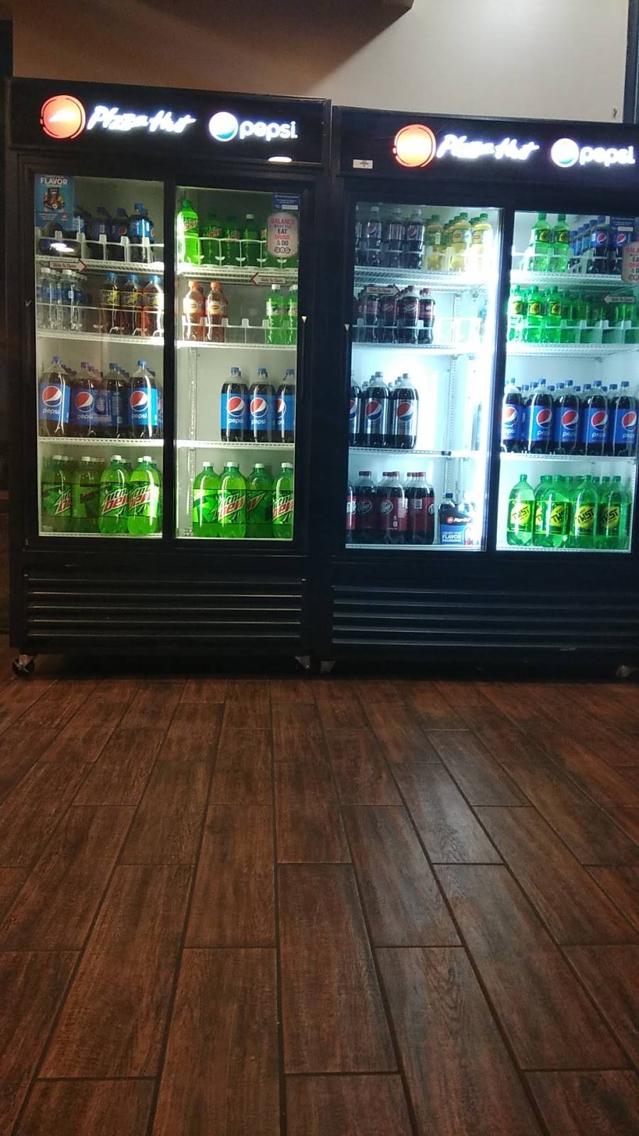 Pizza Hut | meal takeaway | 7951 Mall Rd, Florence, KY 41042, USA | 8592827070 OR +1 859-282-7070