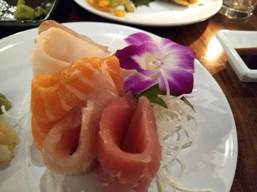 MORA Asian Kitchen | restaurant | 201 Harrison St, Oak Park, IL 60304, USA | 7086134546 OR +1 708-613-4546