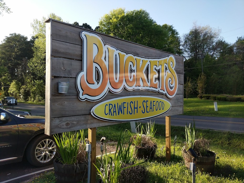 Buckets Crawfish and Seafood | restaurant | 111 Maryhill Rd, Pineville, LA 71360, USA | 3187046186 OR +1 318-704-6186