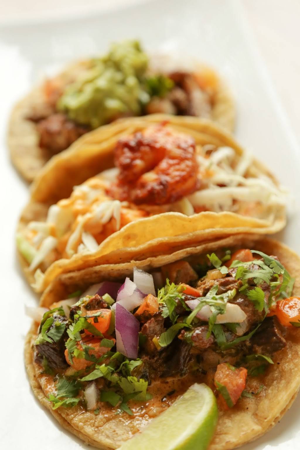 Mias Cantina - Wheeling | restaurant | 373 W Dundee Rd, Wheeling, IL 60090, USA | 8472438375 OR +1 847-243-8375