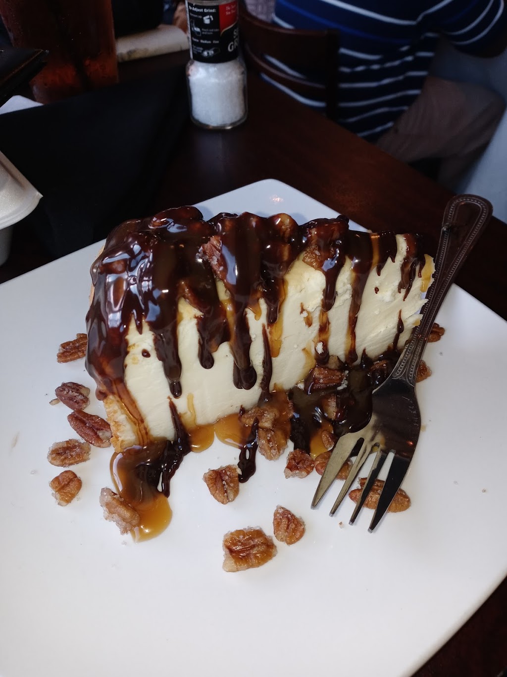 Warehouse No 1 Restaurant | restaurant | 1 Olive St, Monroe, LA 71201, USA | 3183221340 OR +1 318-322-1340