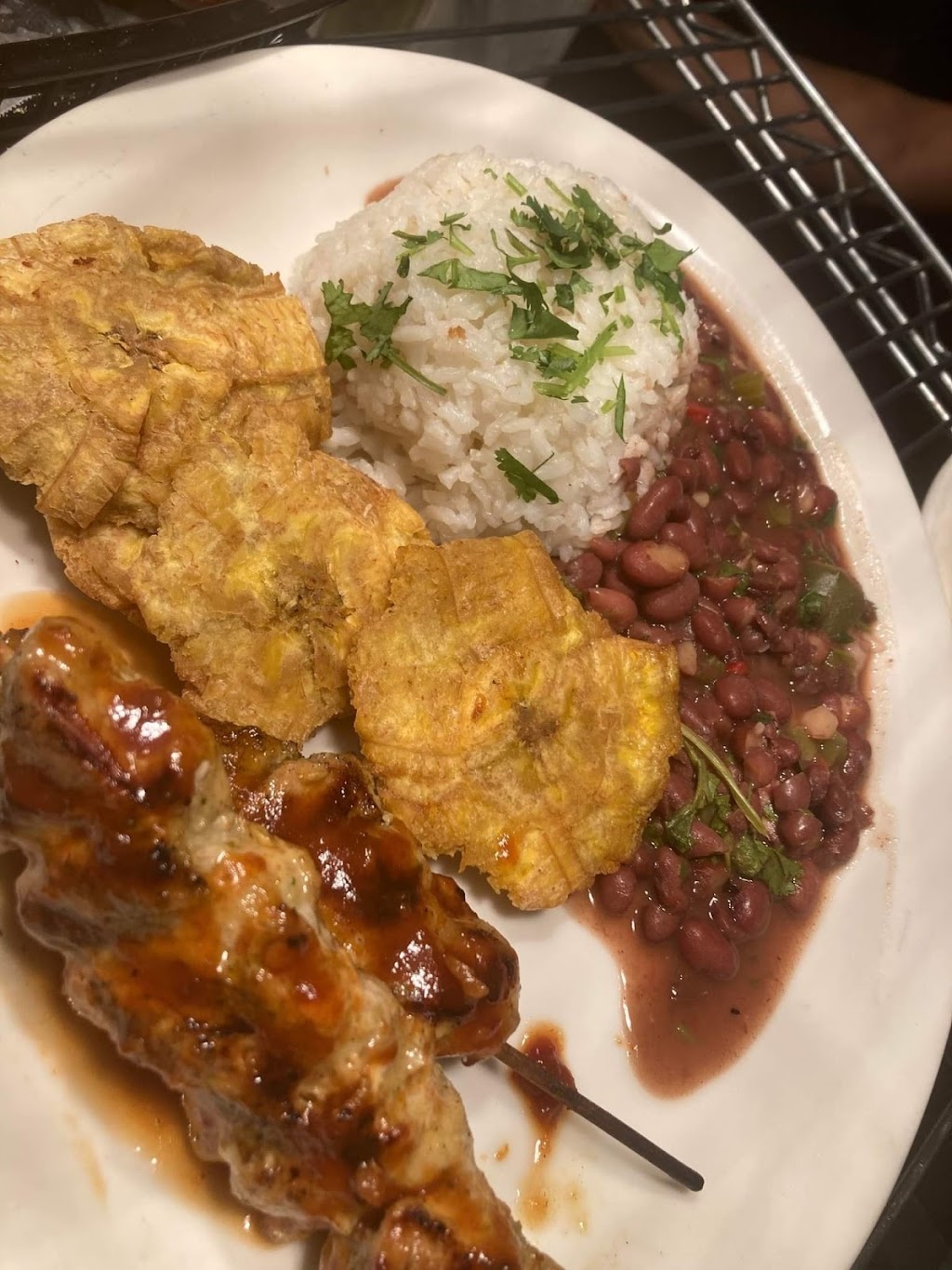 Chef Rafas Kitchen Agüeybaná | restaurant | 1513 W Main St, Merced, CA 95340, USA | 2093825452 OR +1 209-382-5452