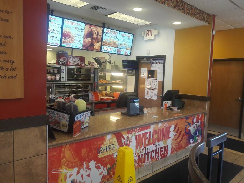 Popeyes Louisiana Kitchen | restaurant | 2629 N Hollywood St, Memphis, TN 38127, USA | 9013584200 OR +1 901-358-4200