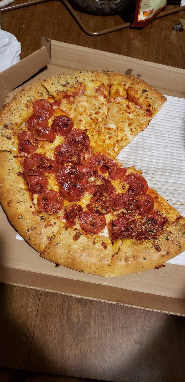 Pizza Hut | restaurant | 850 Chancellor Park Dr, Charlotte, NC 28213, USA | 7045979300 OR +1 704-597-9300