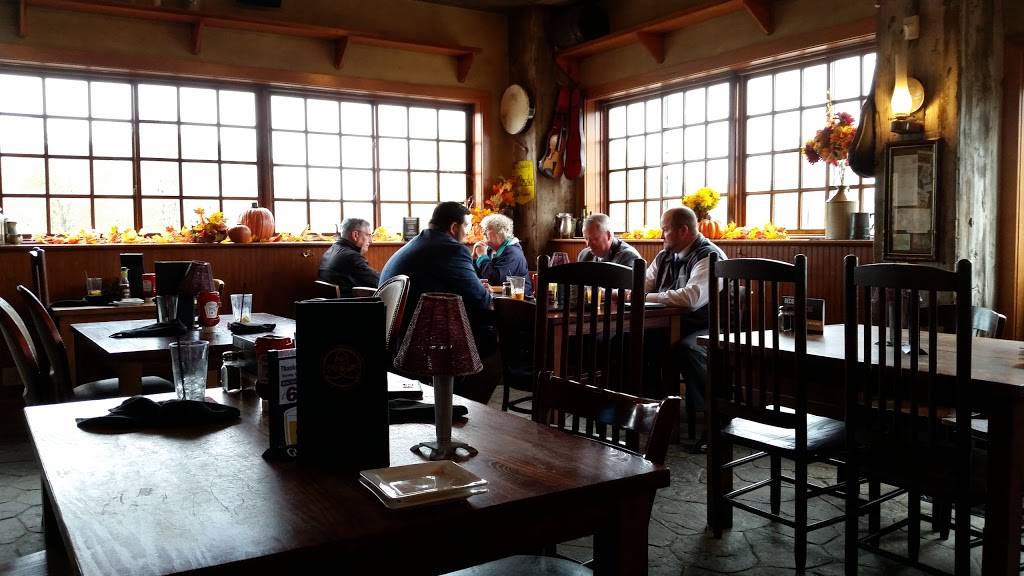 Claddagh Irish Pub | restaurant | 1702 Commons Dr, Geneva, IL 60134, USA | 6302080337 OR +1 630-208-0337