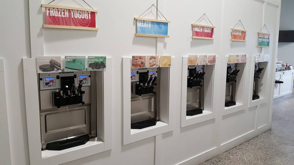 The Yo Club | restaurant | 925 N Lapeer Rd, Oxford, MI 48371, USA | 2485724495 OR +1 248-572-4495