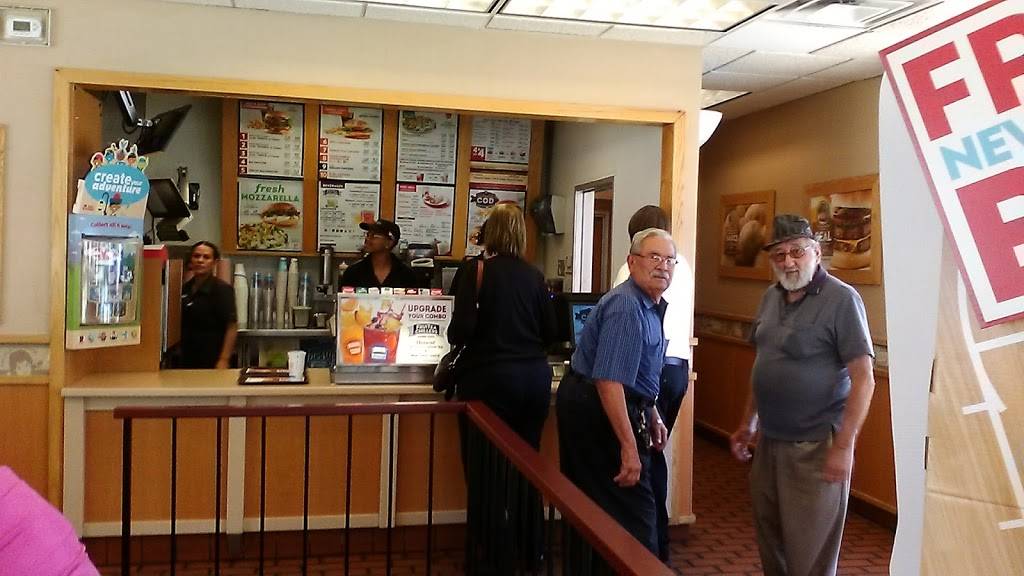 Wendys | restaurant | 2662 E Thompson Blvd, Ventura, CA 93003, USA | 8056487325 OR +1 805-648-7325