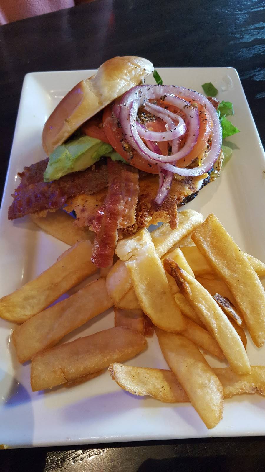 Red Robin Gourmet Burgers and Brews | restaurant | 10005 NE Cascades Pkwy ste a, Portland, OR 97220, USA | 5032874699 OR +1 503-287-4699