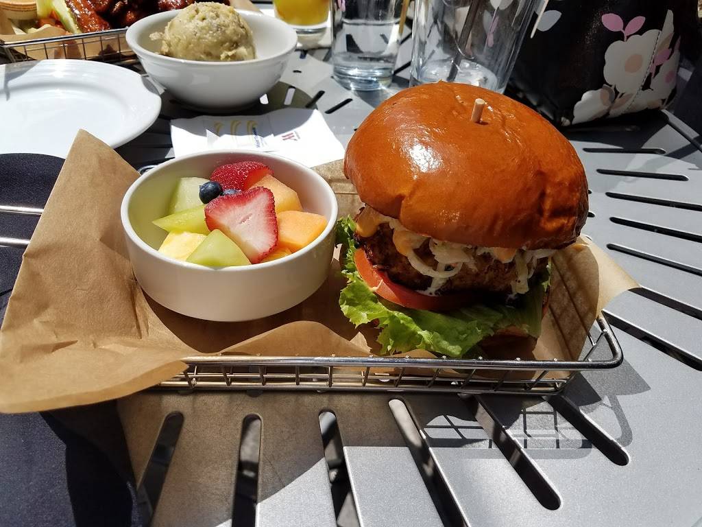 T-Millers Sports Bar & Grill | restaurant | 500 E Broad St, Richmond, VA 23219, USA | 8046482255 OR +1 804-648-2255