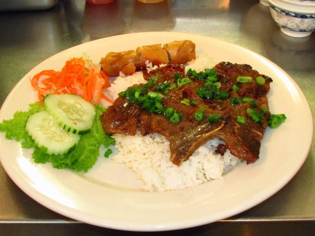 Pho walnut at Asian Kitchen Express | restaurant | 20747 Amar Rd #8d, Walnut, CA 91789, USA | 9094682220 OR +1 909-468-2220