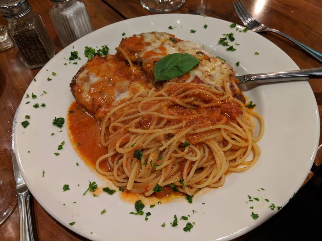 Pinos Italian Dining | restaurant | 3800 S Tamiami Trail #9-10, Sarasota, FL 34239, USA | 9413661440 OR +1 941-366-1440