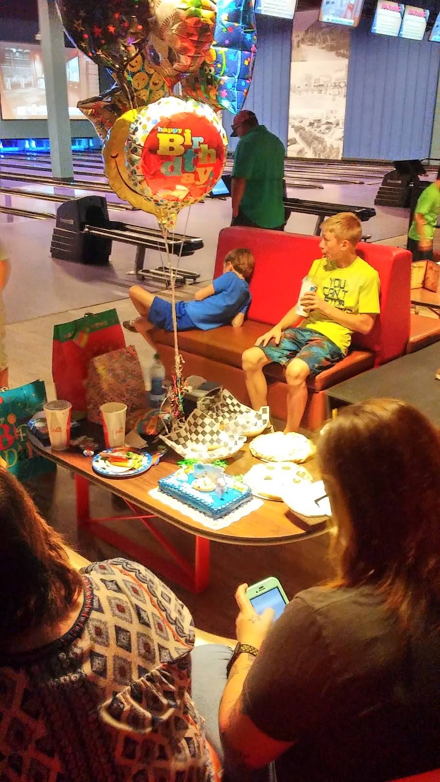 Schulmans Movie Bowl Grille - Bay City | restaurant | 6655 7th St, Bay City, TX 77414, USA | 9794292610 OR +1 979-429-2610