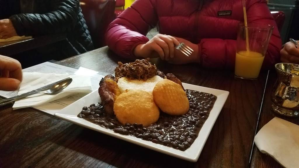 Viva Mi Arepa | restaurant | 5197 Washington St, West Roxbury, MA 02132, USA | 6173237844 OR +1 617-323-7844
