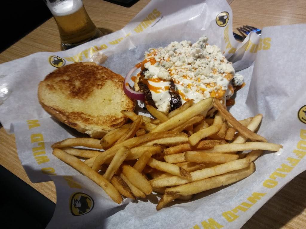 Buffalo Wild Wings | restaurant | 1400, I-35, New Braunfels, TX 78130, USA | 8306252549 OR +1 830-625-2549