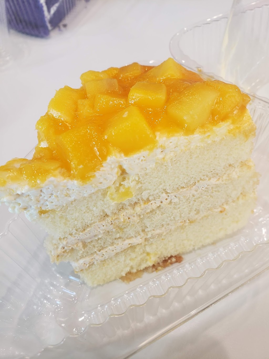 Red Ribbon | bakery | 24536 Hesperian Blvd #300, Hayward, CA 94545, USA | 5109998949 OR +1 510-999-8949