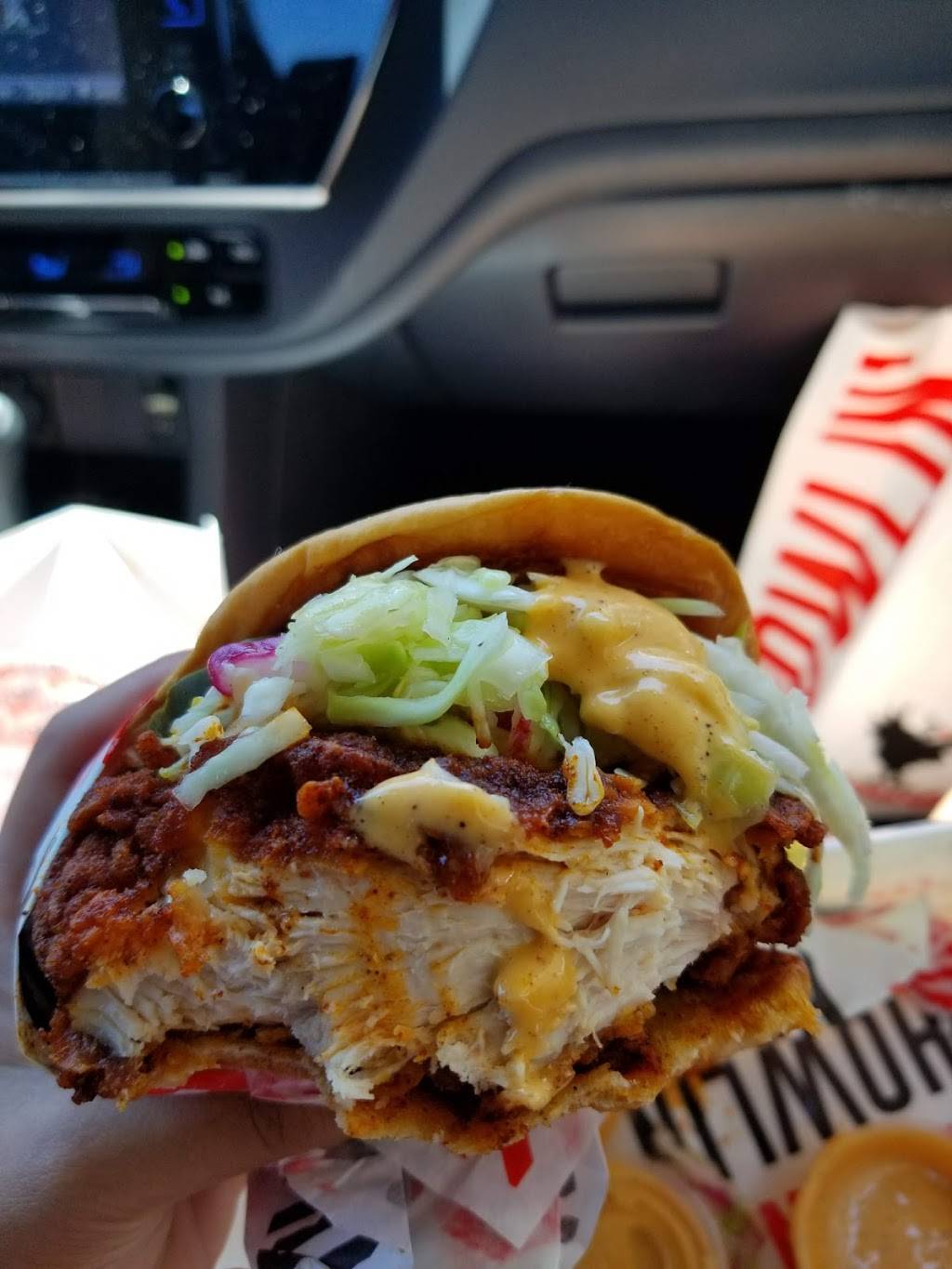 Howlin Rays | restaurant | 727 N Broadway #128, Los Angeles, CA 90012, USA | 2139358399 OR +1 213-935-8399