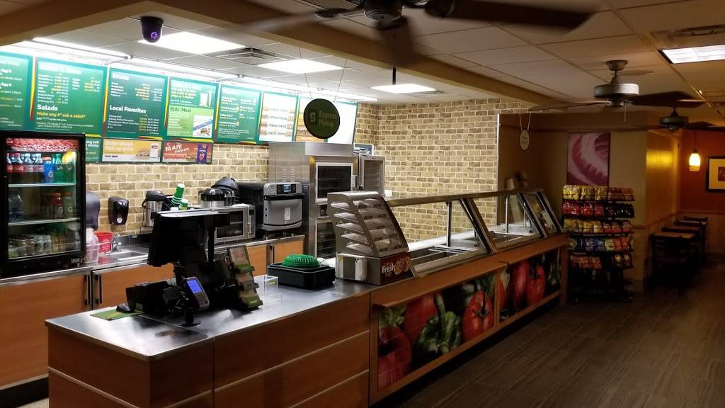 Subway Restaurants | restaurant | 301 E Erie Ave, Lorain, OH 44052, USA | 4402889171 OR +1 440-288-9171
