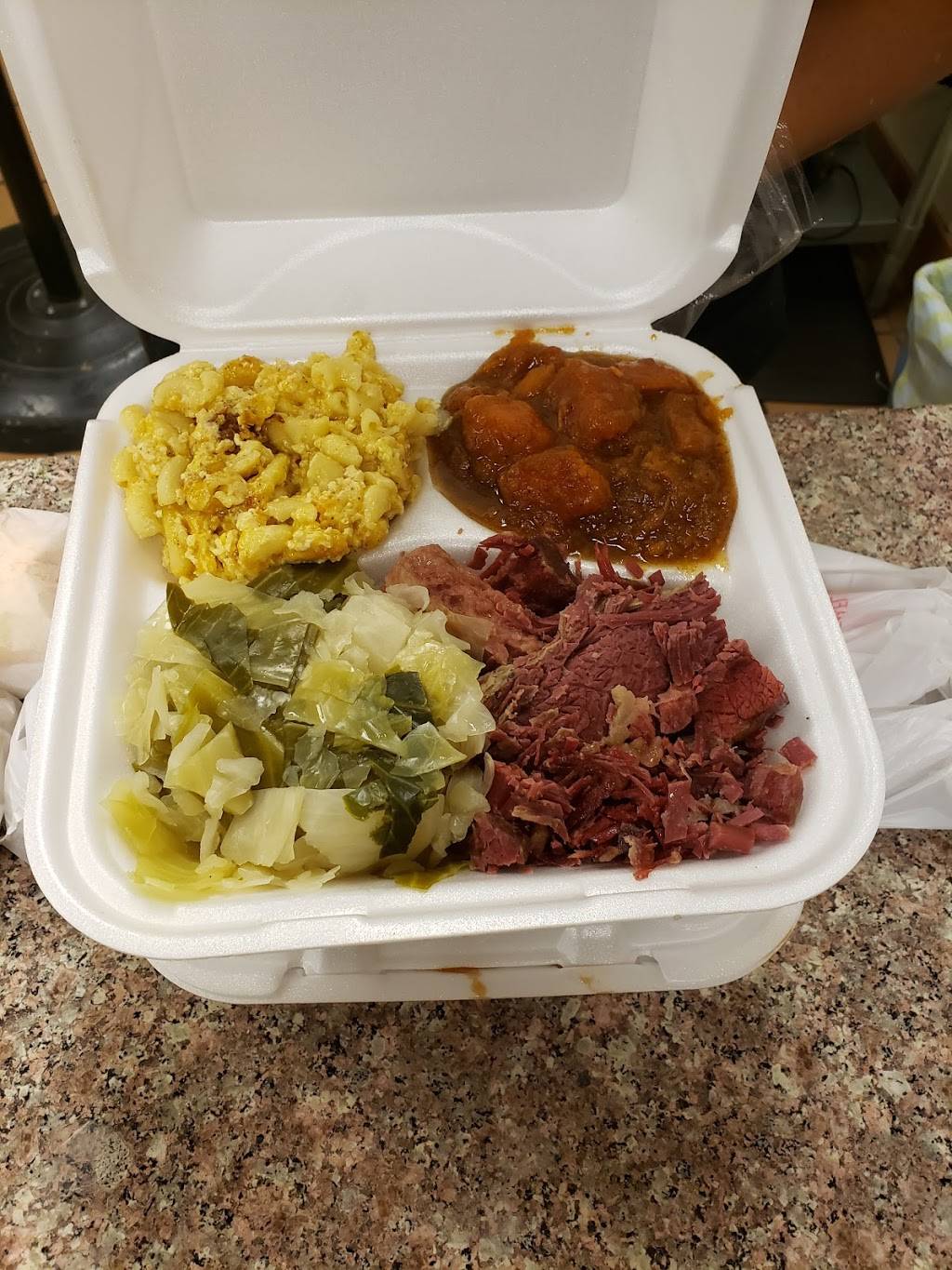 Ms. E-Vees Soul Food | restaurant | 20880 Gratiot Ave, Eastpointe, MI 48021, USA | 3133665626 OR +1 313-366-5626