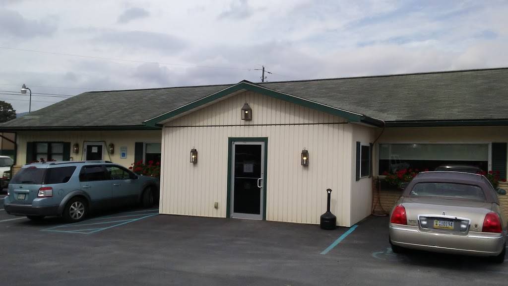 County Line Restaurant | restaurant | 14206 PA-35, Richfield, PA 17086, USA | 7176943535 OR +1 717-694-3535