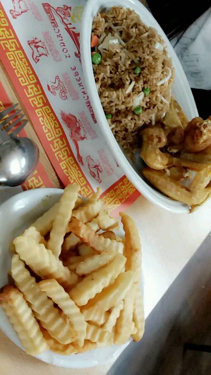 Lees Villa | restaurant | 152 Lawrence St, Brooklyn, NY 11201, USA | 7188551818 OR +1 718-855-1818