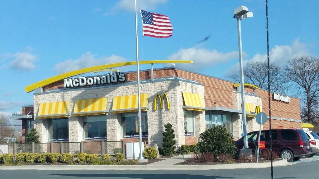 McDonalds | cafe | 1472 Martin Blvd, Middle River, MD 21220, USA | 4106875522 OR +1 410-687-5522