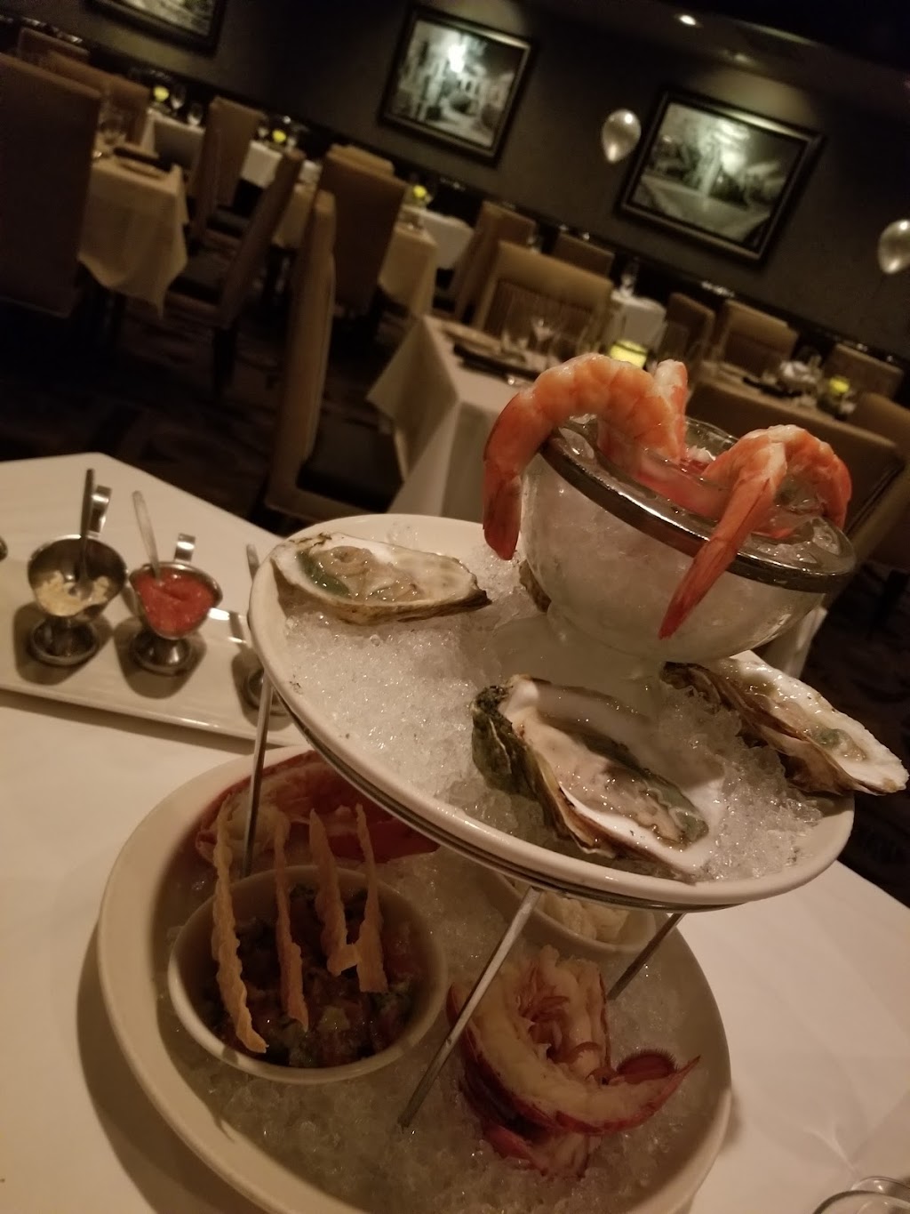 Mortons The Steakhouse | restaurant | 300 E Crockett St, San Antonio, TX 78205, USA | 2102280700 OR +1 210-228-0700