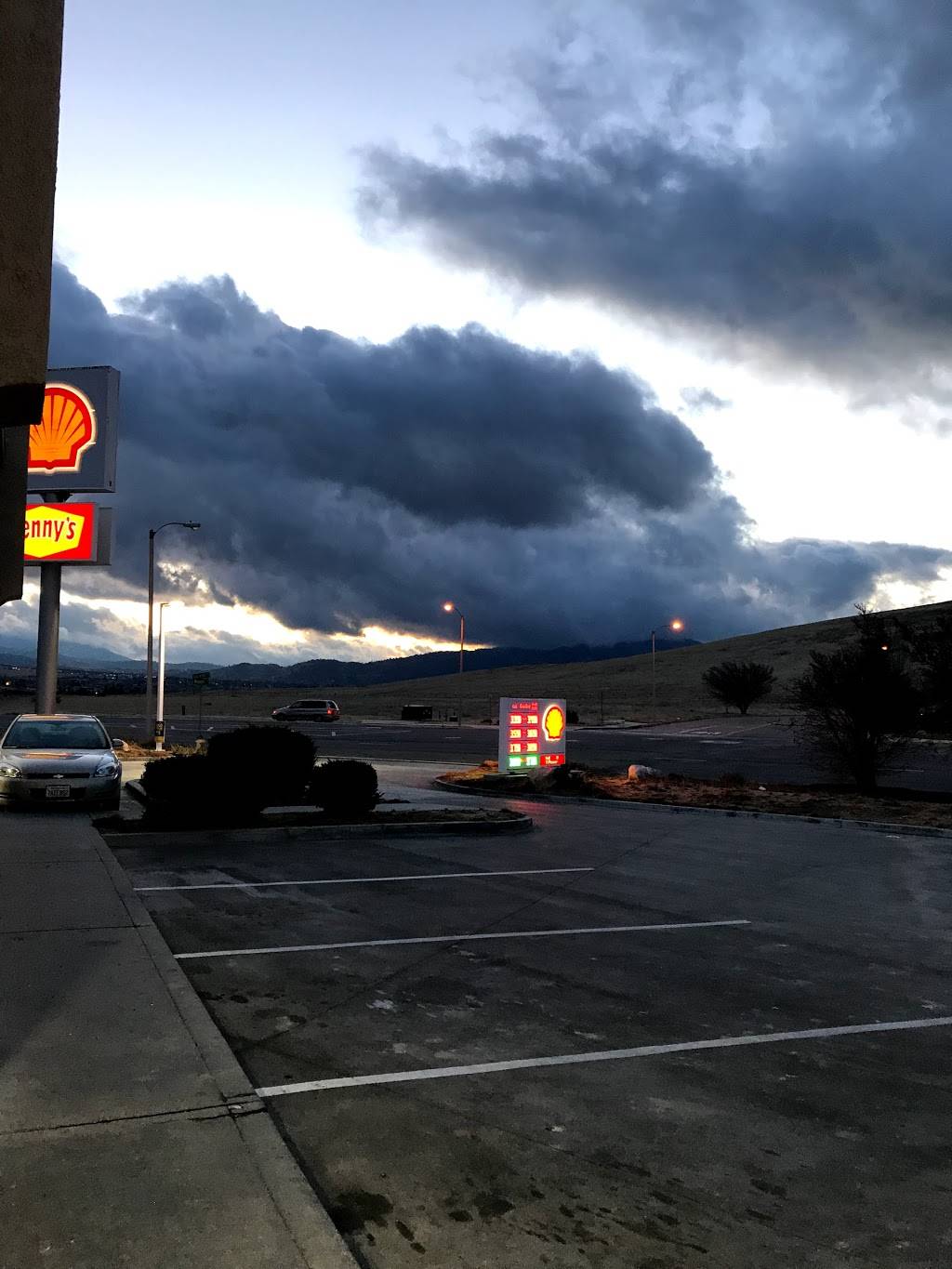 Subway | restaurant | 1050 Capital Hills Pkwy, Tehachapi, CA 93561, USA | 6612388751 OR +1 661-238-8751