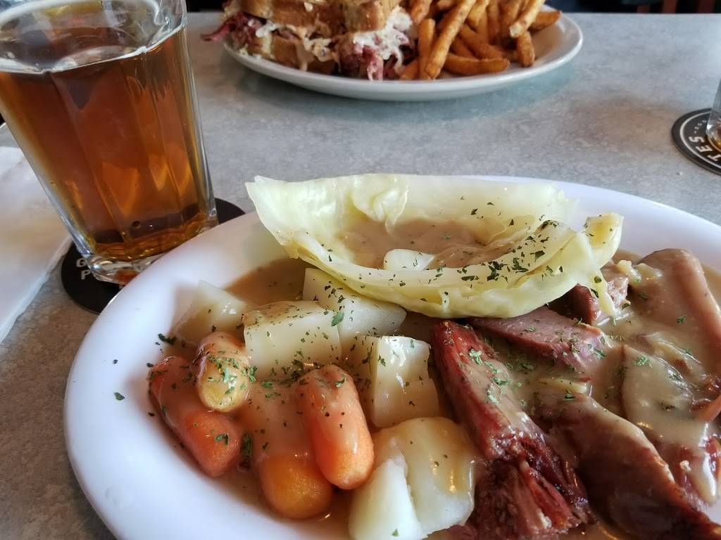 McCarrons Pub and Grill | restaurant | 1986 Rice St, St Paul, MN 55113, USA | 6517887362 OR +1 651-788-7362