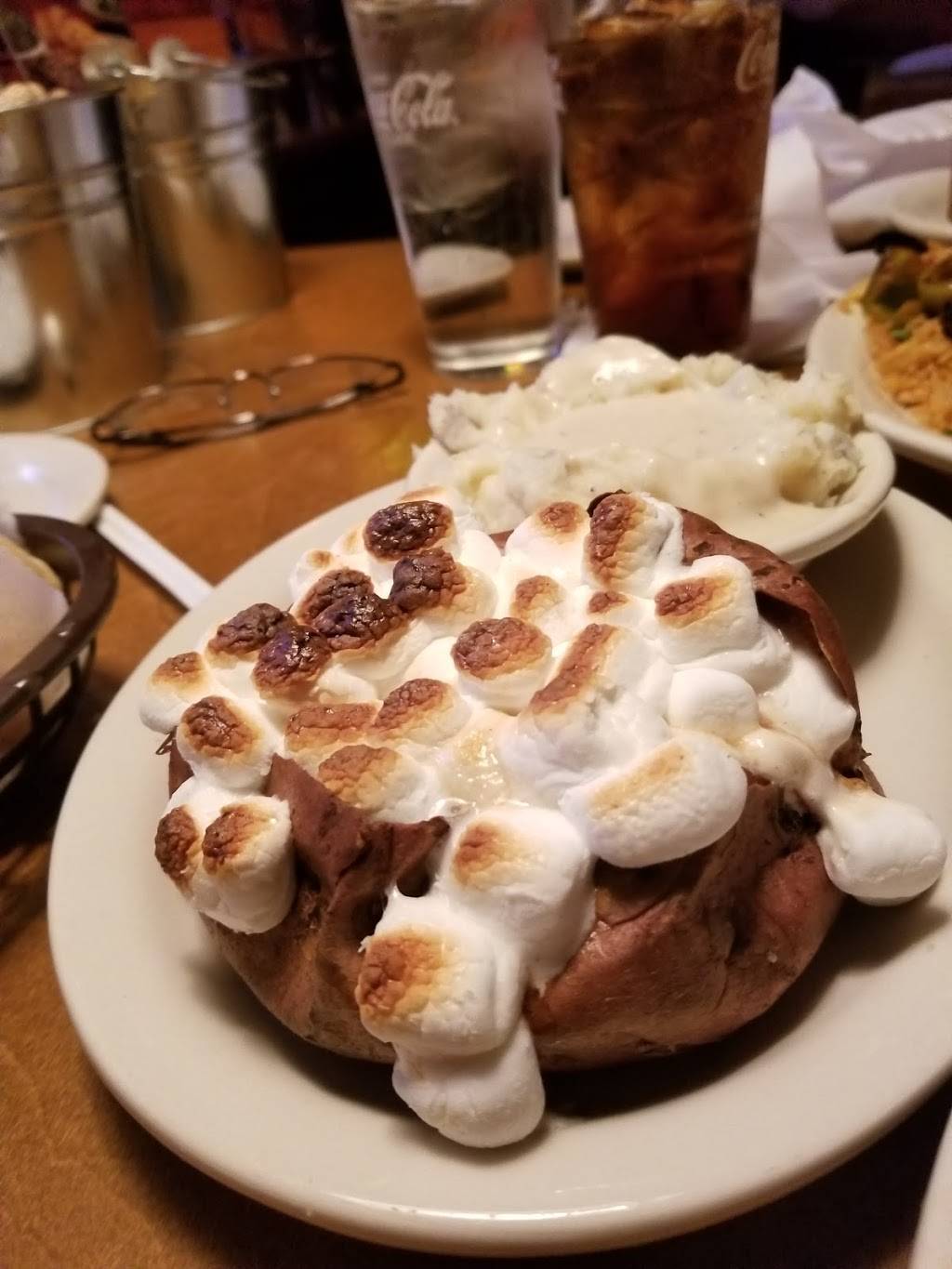 Texas Roadhouse | restaurant | 2033 W State St, Alliance, OH 44601, USA | 3308211755 OR +1 330-821-1755