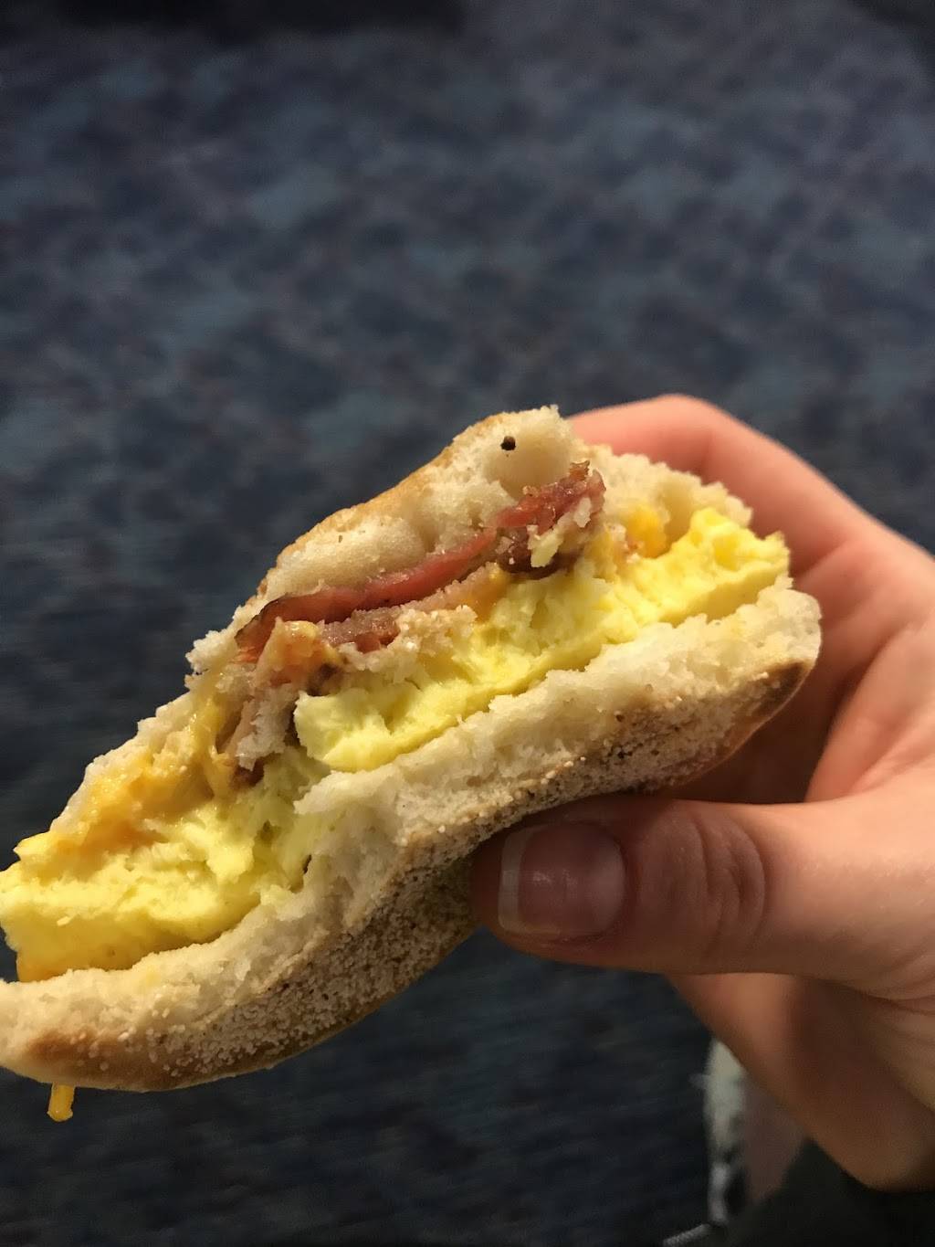 Nathans Famous | restaurant | McCarran International Airport, 5757 Wayne Newton Blvd, Las Vegas, NV 89119, USA | 7022616450 OR +1 702-261-6450