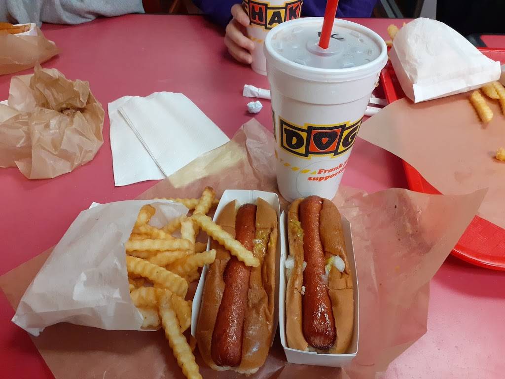 Dog-N-Shake | restaurant | 4323 S Seneca St, Wichita, KS 67217, USA | 3165227362 OR +1 316-522-7362