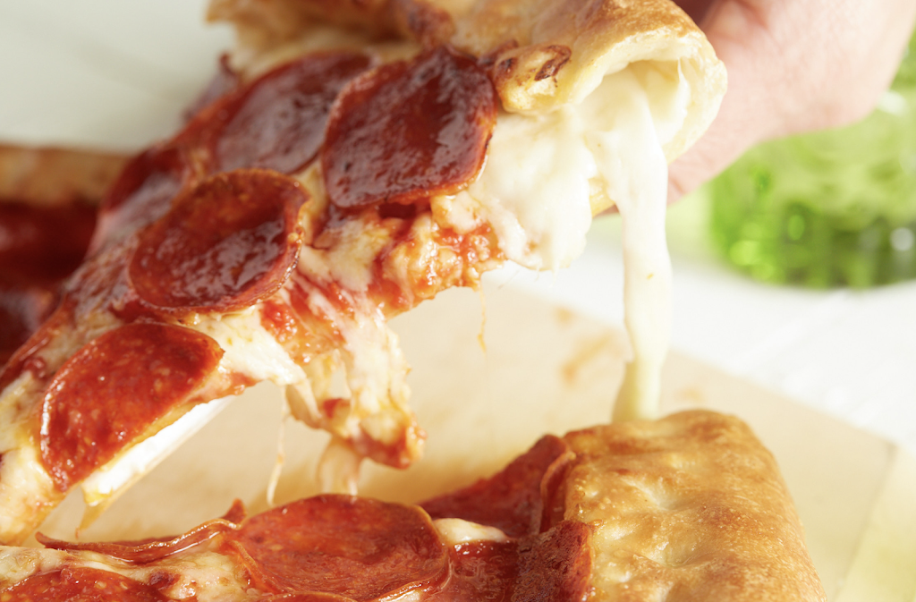 Romeos Pizza | restaurant | 428 Avon Belden Rd, Avon Lake, OH 44012, USA | 4409308575 OR +1 440-930-8575