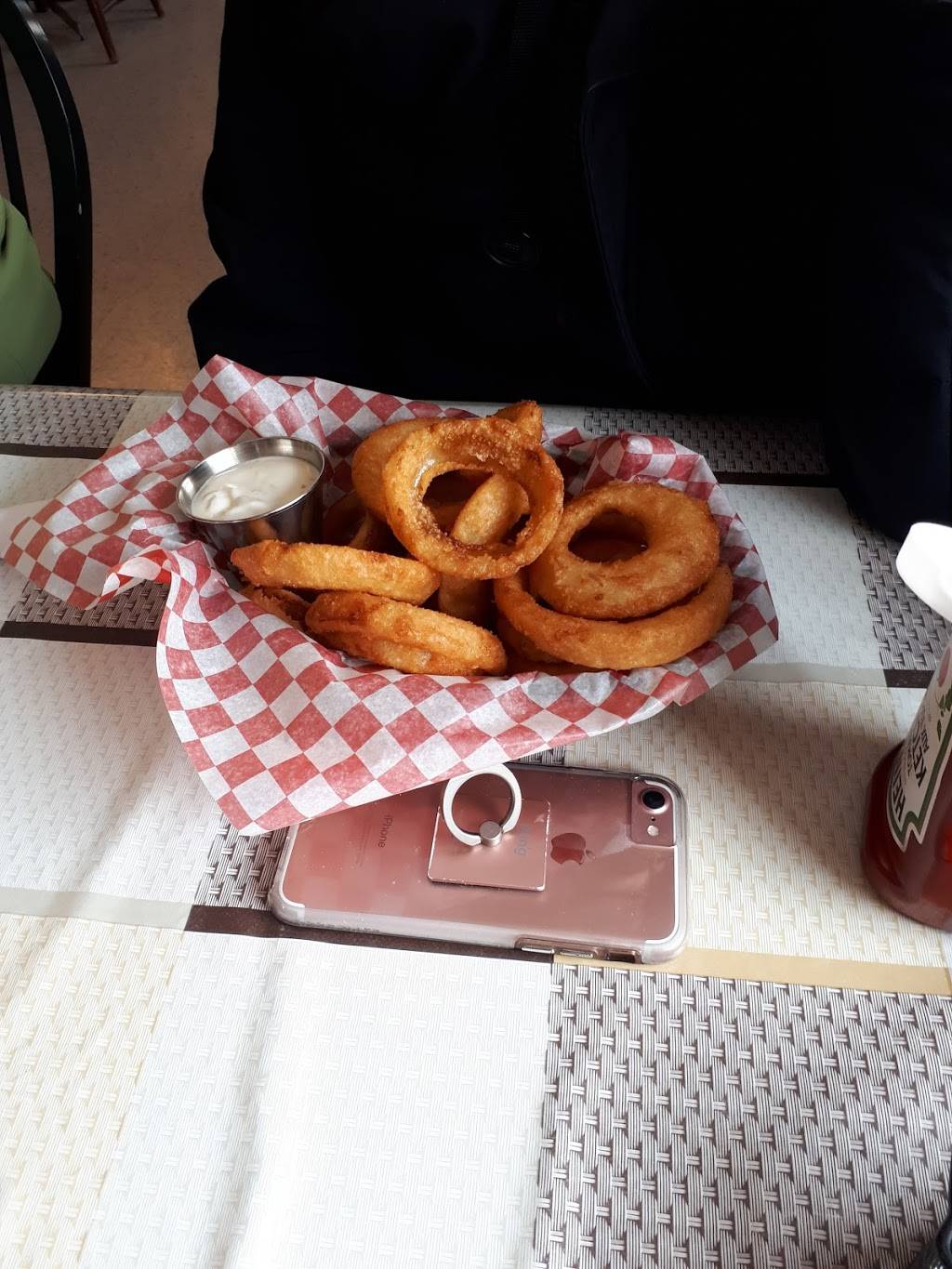 Barbs Family Restaurant | restaurant | 68 Main St S, Milverton, ON N0K 1M0, Canada | 5195958959 OR +1 519-595-8959