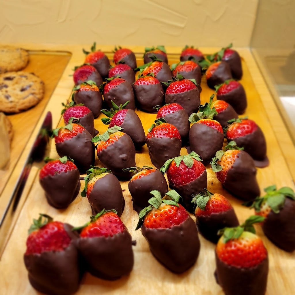 CQs Cabin | restaurant | 1 Woodridge Rd, Glen Arbor, MI 49636, USA | 2313345000 OR +1 231-334-5000