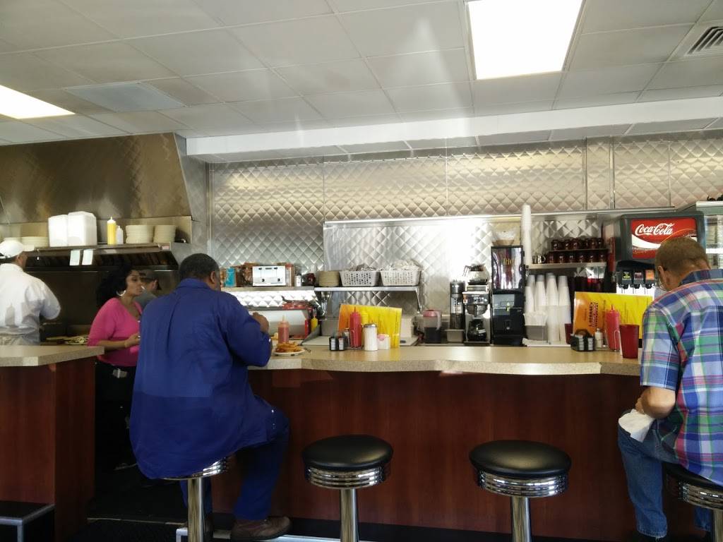 L Georges Coney Island | restaurant | 28505 Northwestern Hwy, Southfield, MI 48034, USA | 2488648989 OR +1 248-864-8989