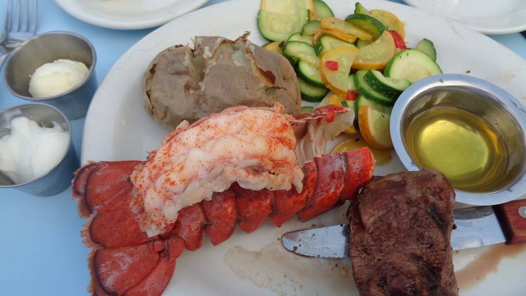 Captain Bills | Seafood Restaurant | restaurant | 2701 Century Harbor Rd, Middleton, WI 53562, USA | 6088317327 OR +1 608-831-7327