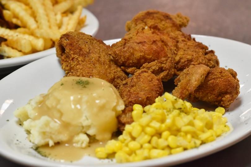 Town Chef | restaurant | 117 S Main St, Cedar Grove, WI 53013, USA | 9206685058 OR +1 920-668-5058